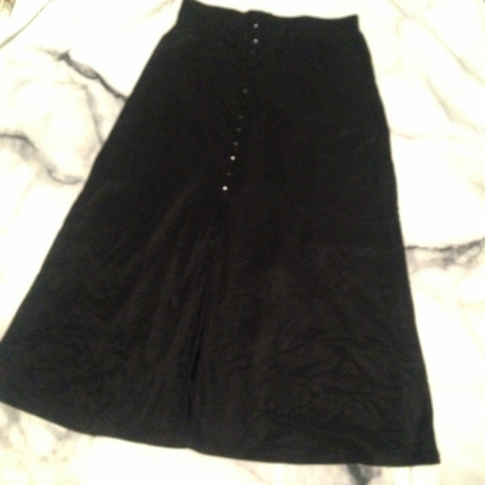 5 for $20 🌟Black Button to Slit Skirt